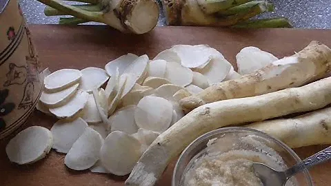 Хрен.  Как приготовить порошок из хрена. Готовим хрен на зиму