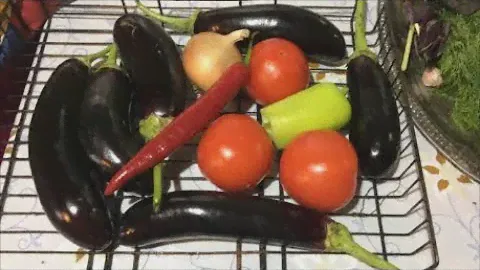 112. Икра из баклажанов, запеченных на костре!